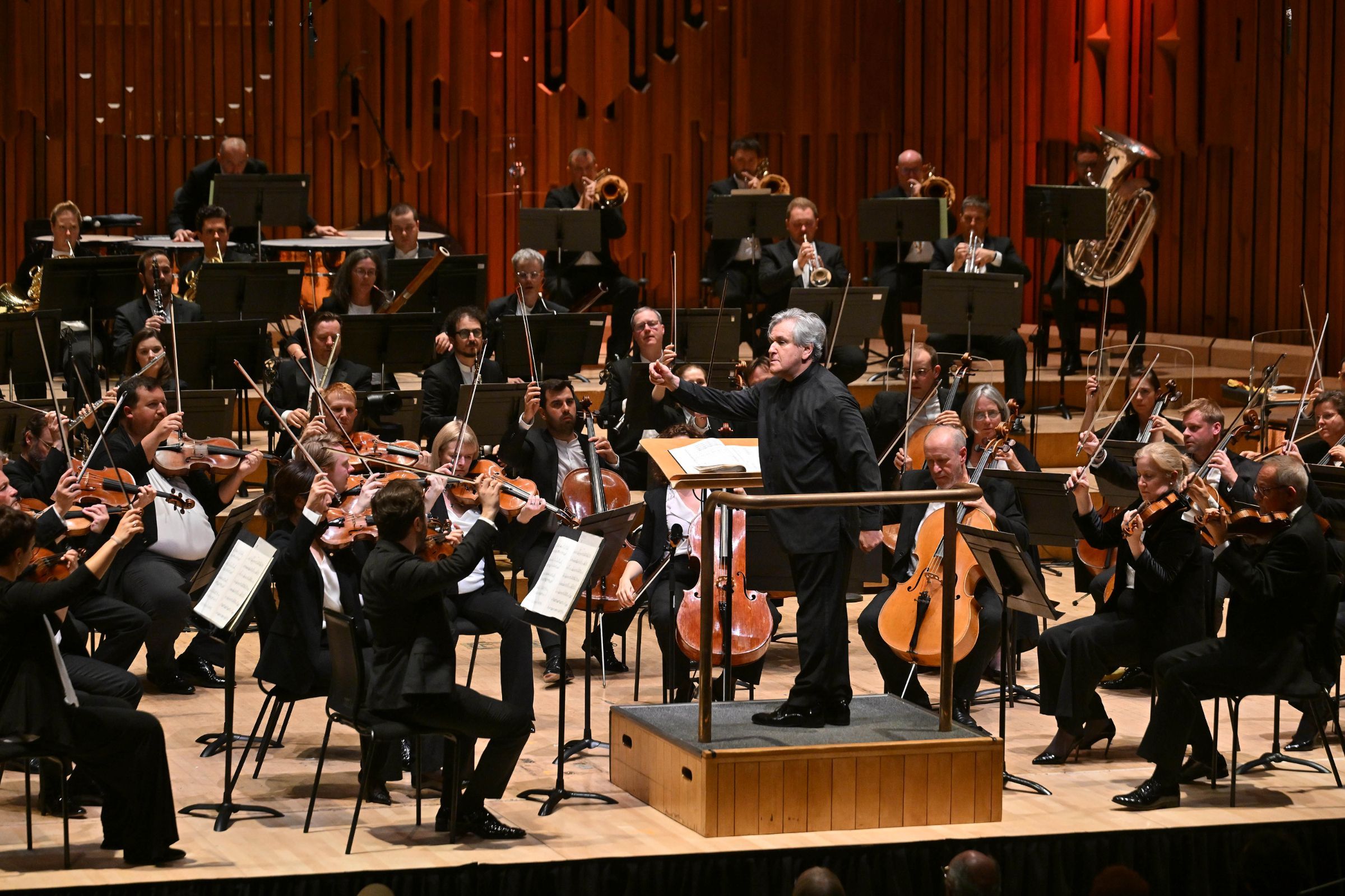 Sir Antonio Pappano conducts the London Symphony Orchestra &copy; LSO | Mark Allan
