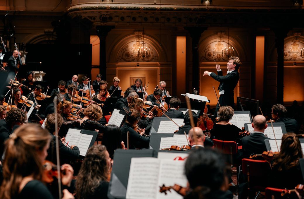 Klaus Mäkelä conducts the Royal Concertgebouw Orchestra © Eduardus Lee (May 2025)