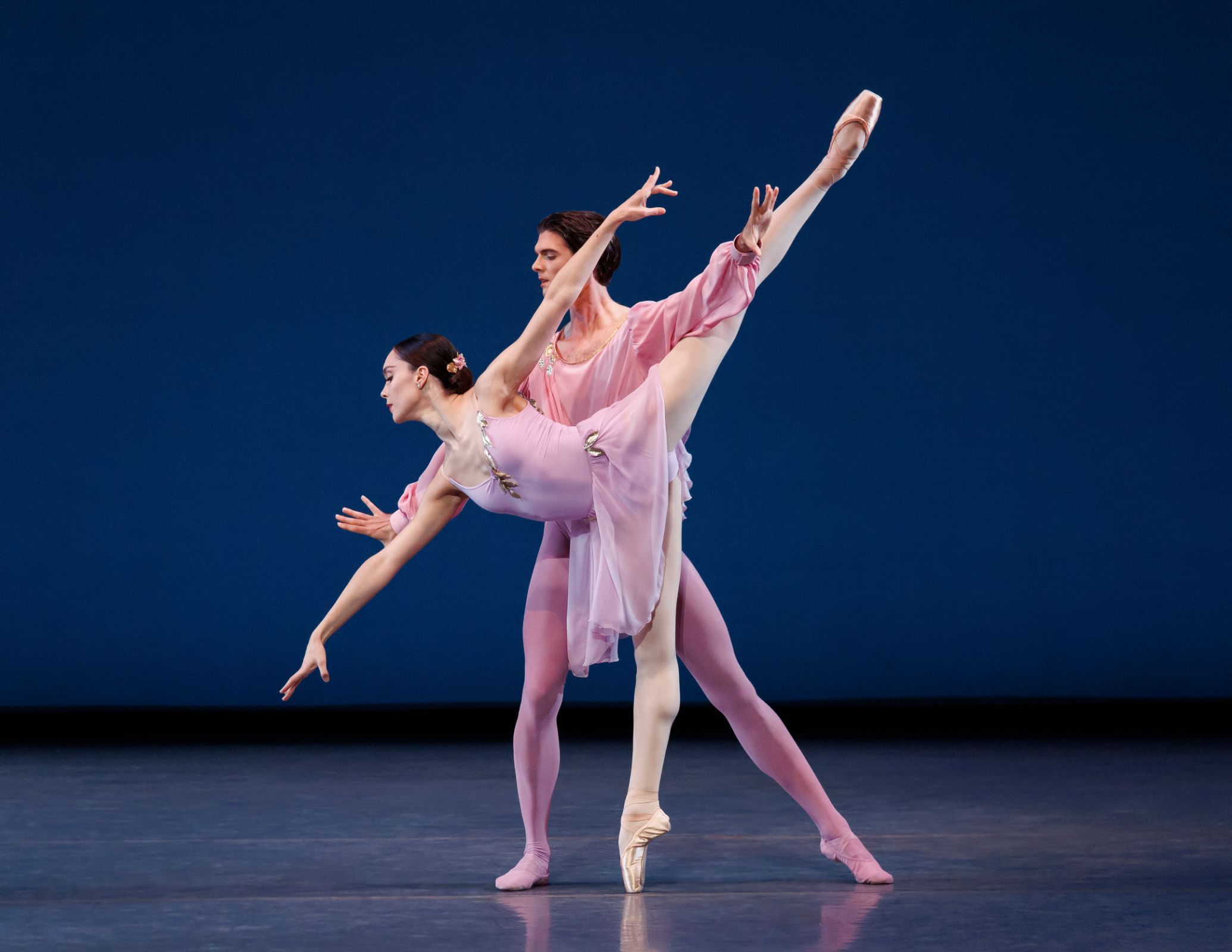 Mira Nadon and Peter Walker in George Balanchine's <i>Ballade</i> © Erin Baiano
