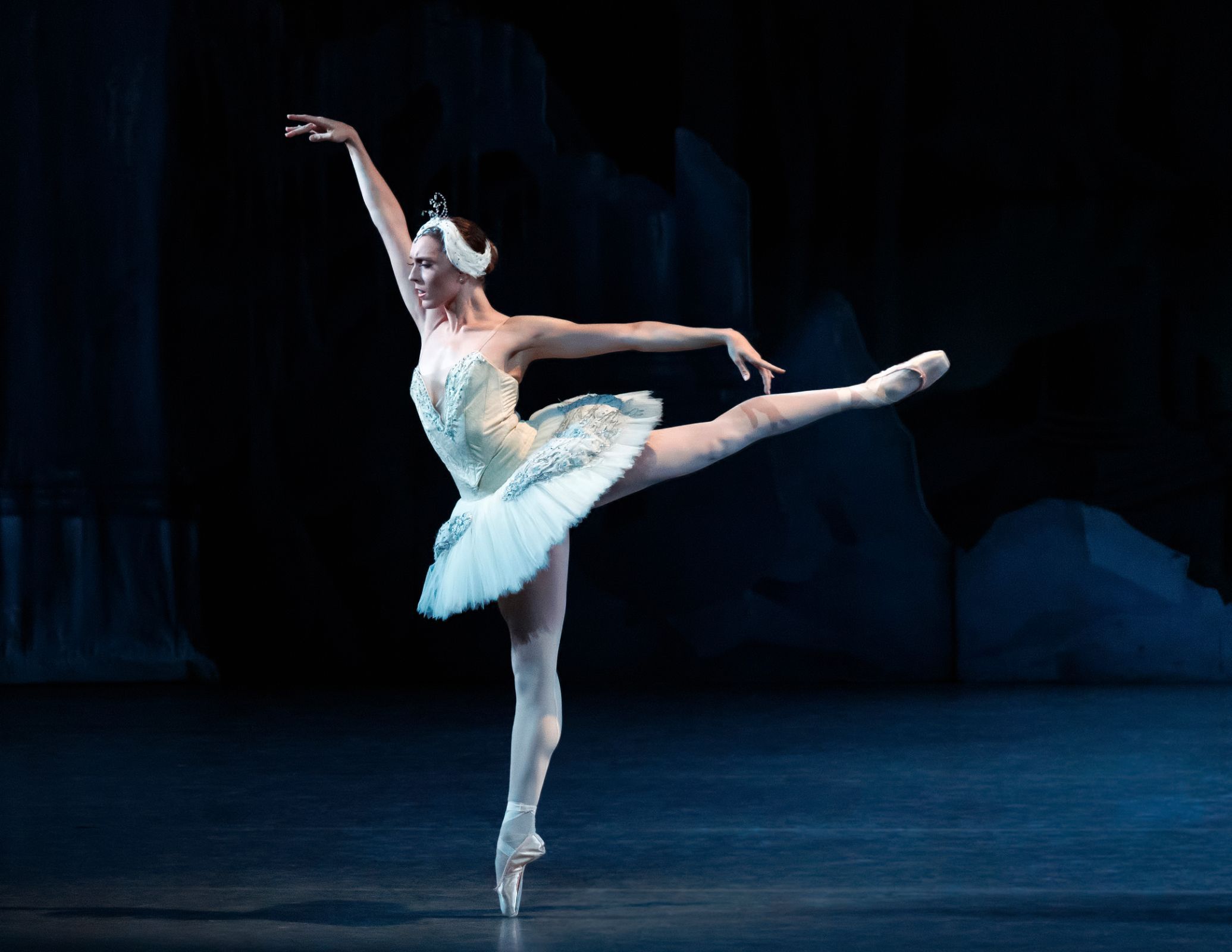 Isabella LaFreniere in George Balanchine's <i>Swan Lake</i> © Erin Baiano