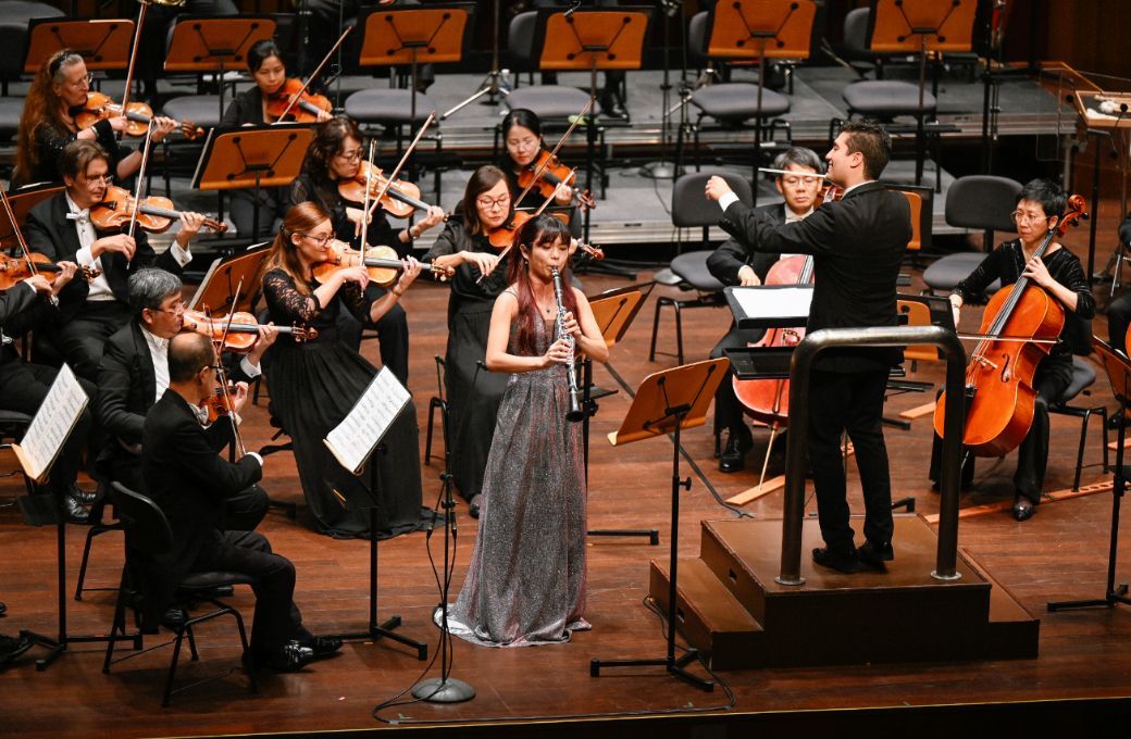 Jay Roon Chua, Rodolfo Barráez and the Singapore Symphony Orchestra © Clive Choo | Singapore Symphony Orchestra