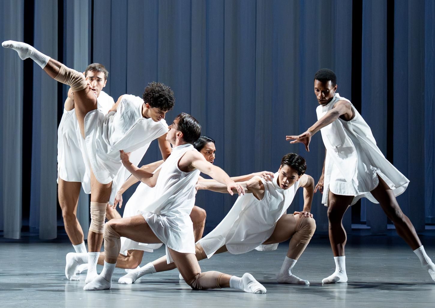 Dutch National Ballet in <i>In Flux</i> by Juanjo Arqués &copy; Altin Kaftira
