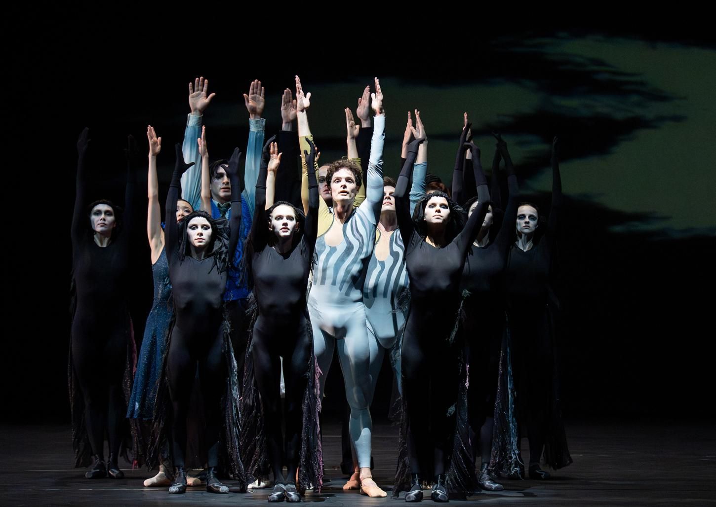 Dutch National Ballet in Rudi van Dantzig's <i>Monument for a Dead Boy</i> &copy; Altin Kaftira