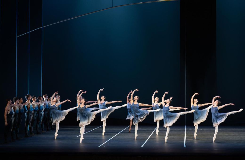 Dutch National Ballet in Toer van Schayk's <i>7th Symphony</i> &copy; Altin Kaftira