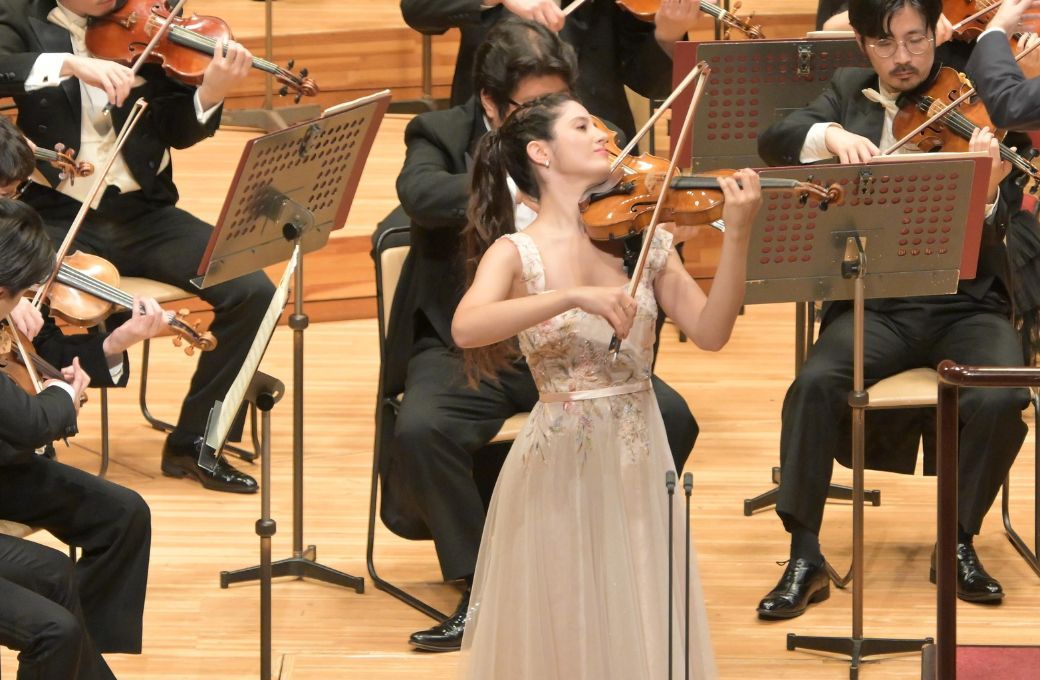 María Dueñas and the NHK Symphony Orchestra Tokyo &copy; NHKSO