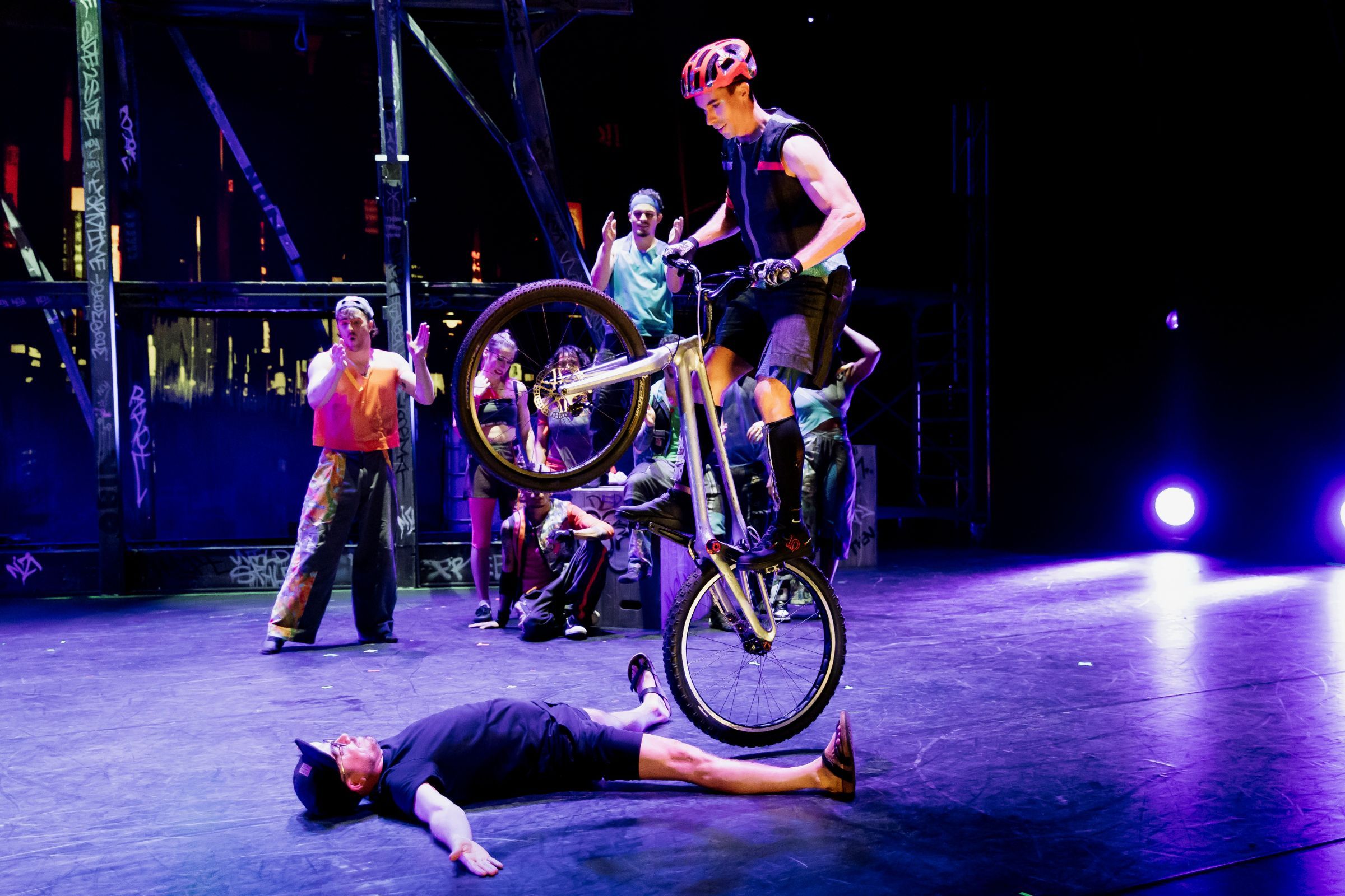 Trevor Bodogh of Cirque Éloize in <i>iD Reloaded</i> &copy; Caroline Thibault
