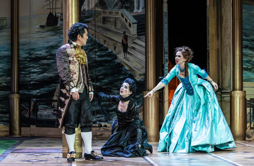 Meili Li (Enea), Hannah Gries (Osmida) und Monika Reinhard (Selene) &copy; Christina Iberl