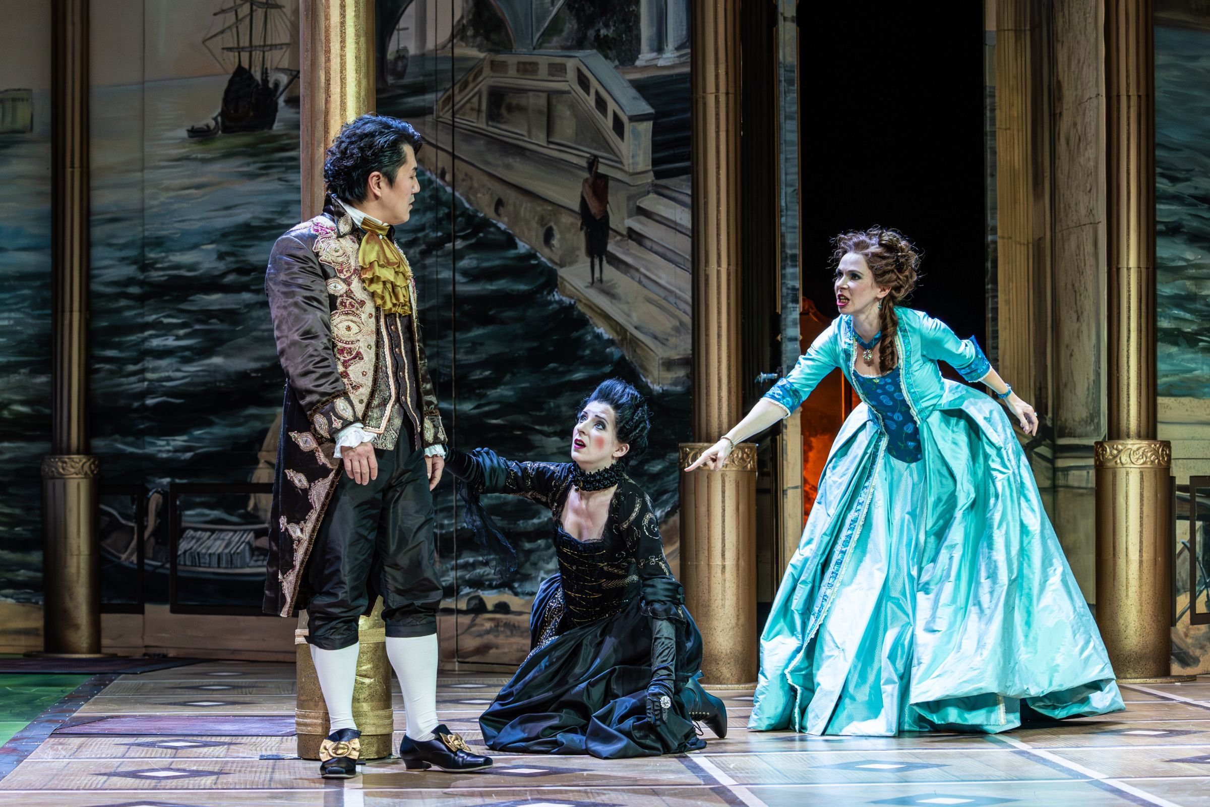 Meili Li (Enea), Hannah Gries (Osmida) und Monika Reinhard (Selene) &copy; Christina Iberl