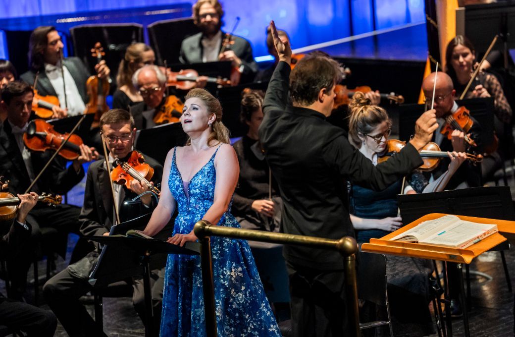 Kateřina Kněž&iacute;kov&aacute;,Jakub Hrů&scaron;a and the Orchestra of the Royal Opera House, Covent Garden &copy; The Royal Opera | Tristram Kenton