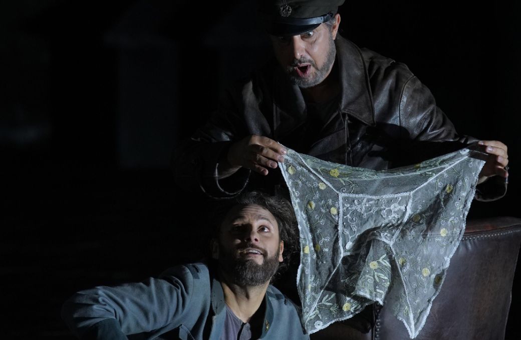 Airam Hernández (Cassio) y Vladimir Stoyanov (Iago) &copy; Javier del Real | Teatro Real