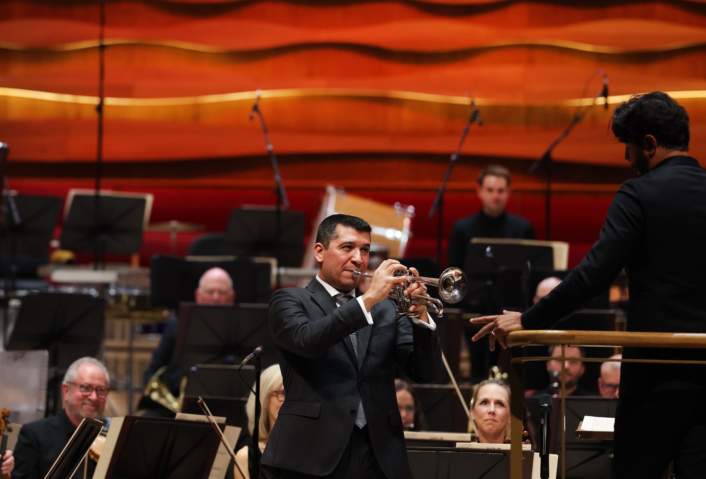 Pacho Flores, Domingo Hindoyan and the Royal Liverpool Philharmonic Orchestra &copy; Gareth Jones