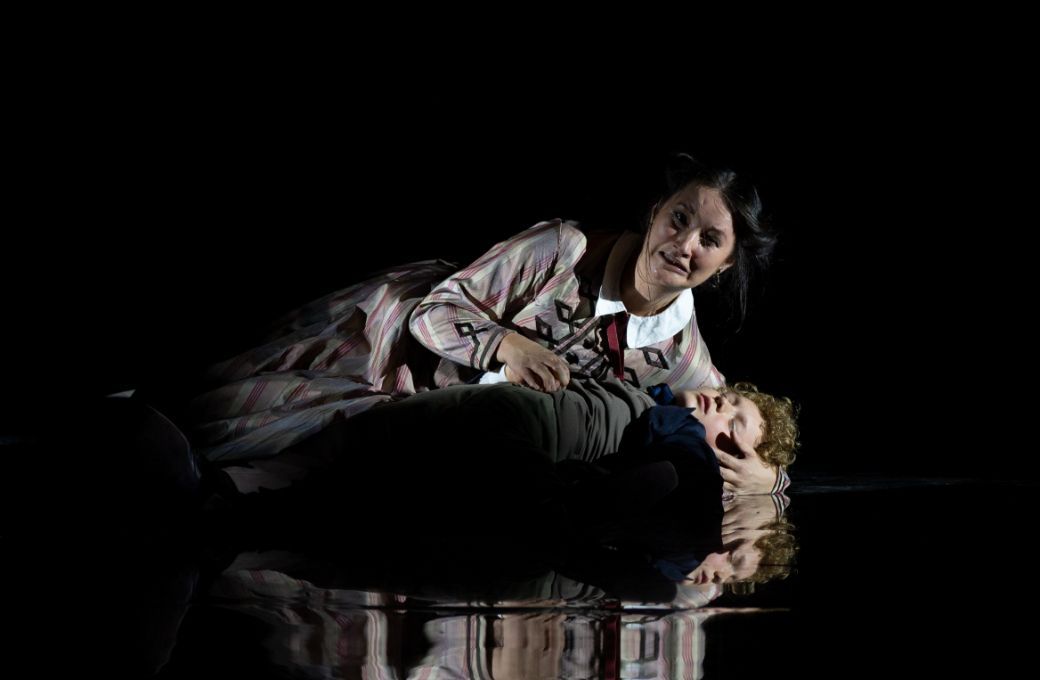 Anna Prohaska (Governess) and Zandy Hull (Miles) &copy; Fabrizio Sansoni | Teatro dell&rsquo;Opera di Roma
