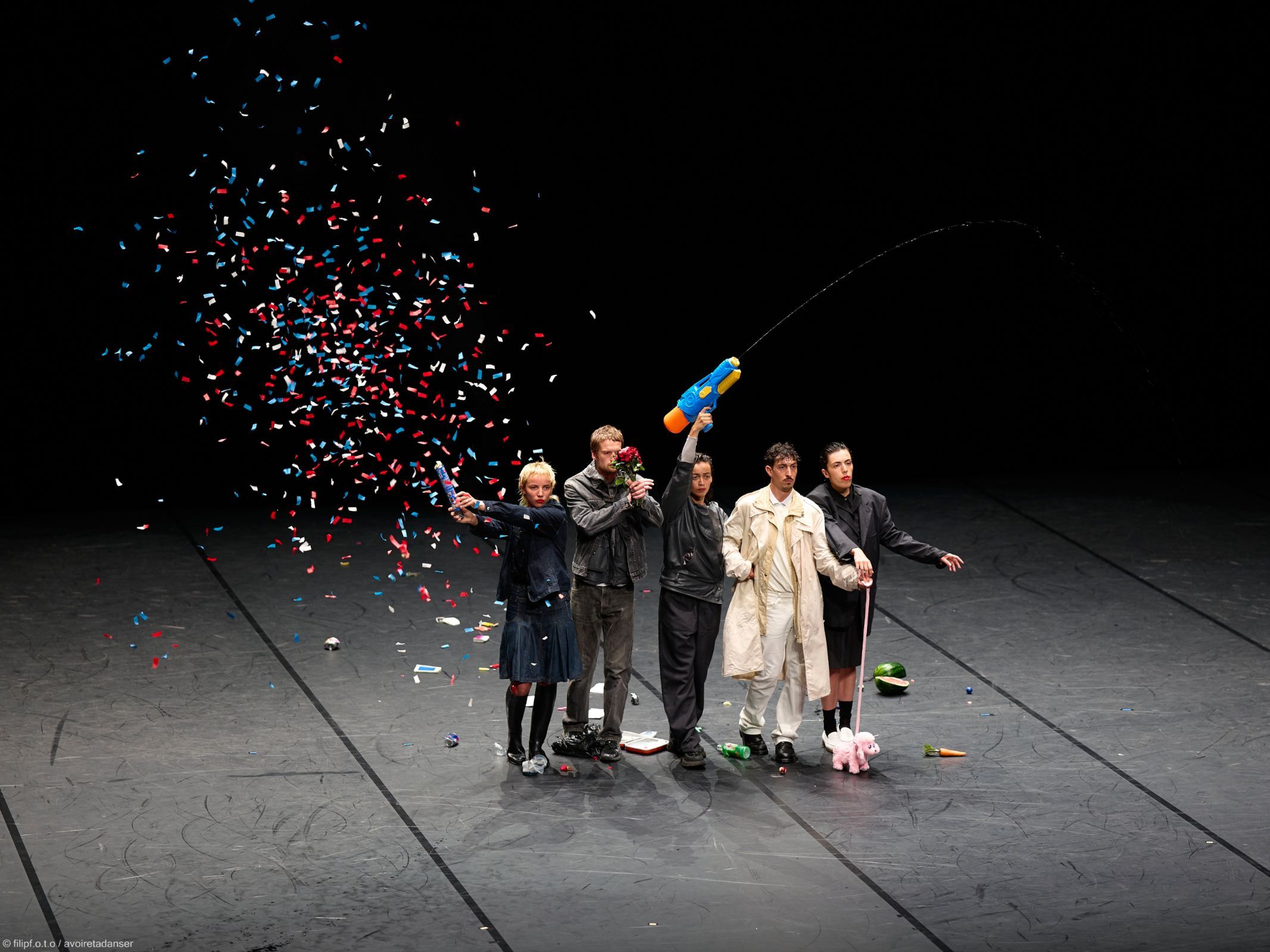 <i>Gush is Great</i> (première version du spectacle créé pour Danse élargie en 2024) © filipf.o.t.o / avoiretadanser
