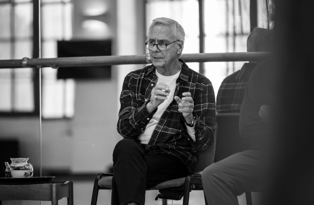 John Neumeier rehearsing <i>Liliom</i> with Czech National Ballet © Serghei Gherciu
