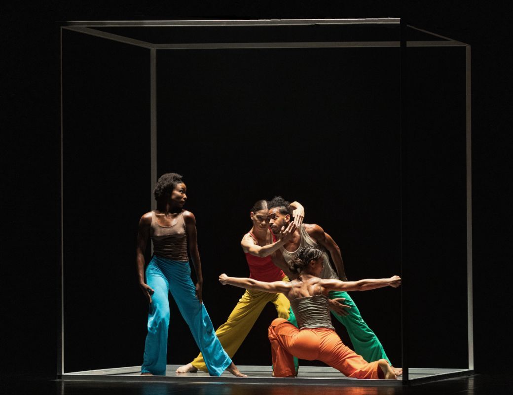 Acosta Danza in <i>La Ecuación</i> by George Céspedes &copy; Argel Ernesto González Alvarez
