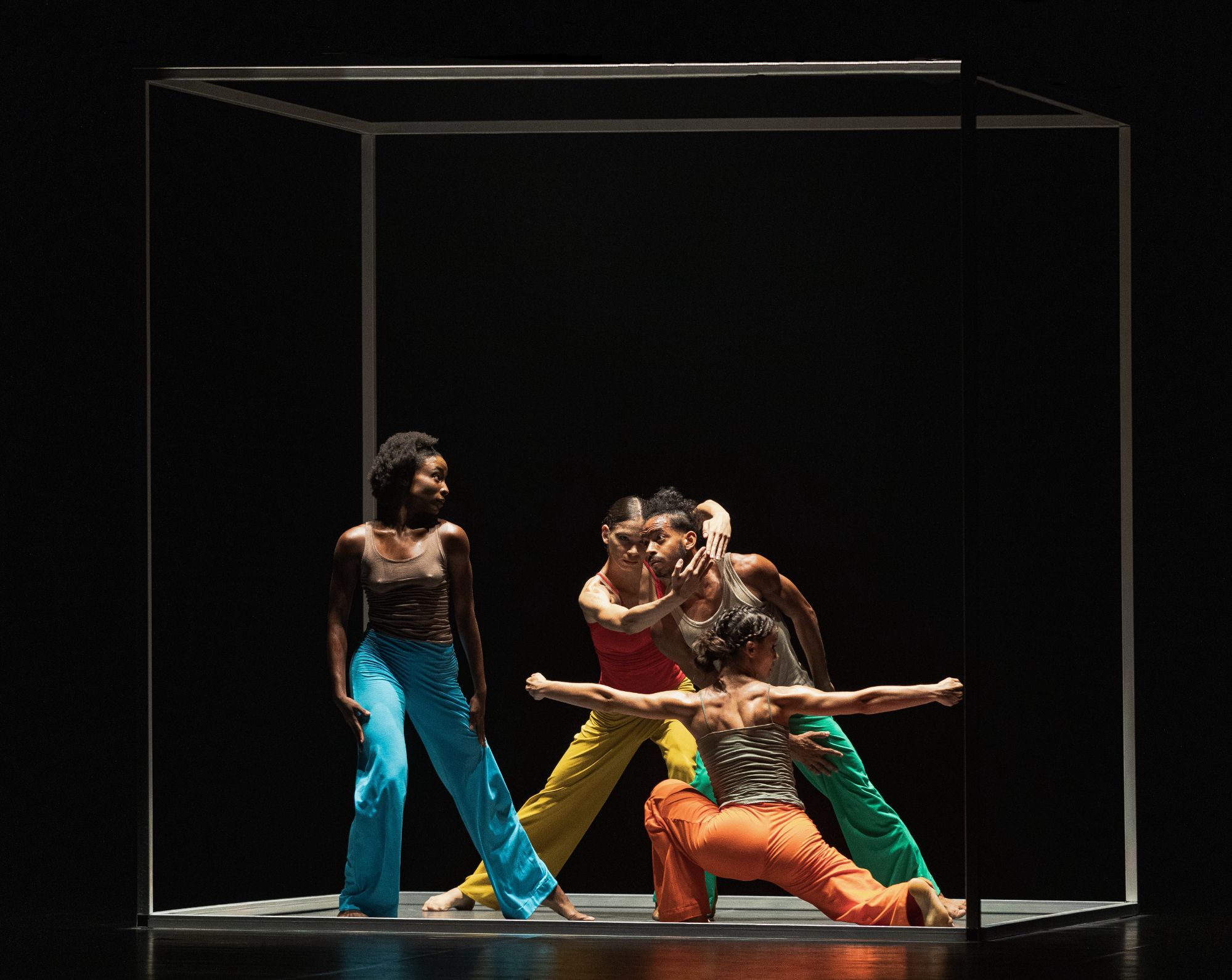 Acosta Danza in <i>La Ecuación</i> by George Céspedes © Argel Ernesto González Alvarez
