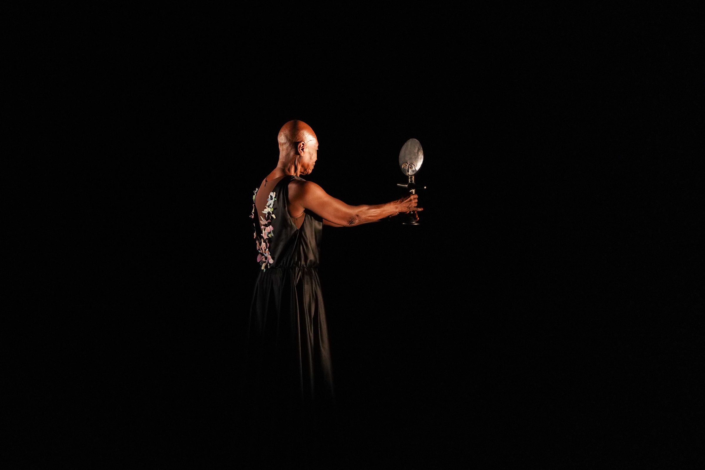 Germaine Acogny dans <i>Joséphine</i> &copy; Cyprien Tollet