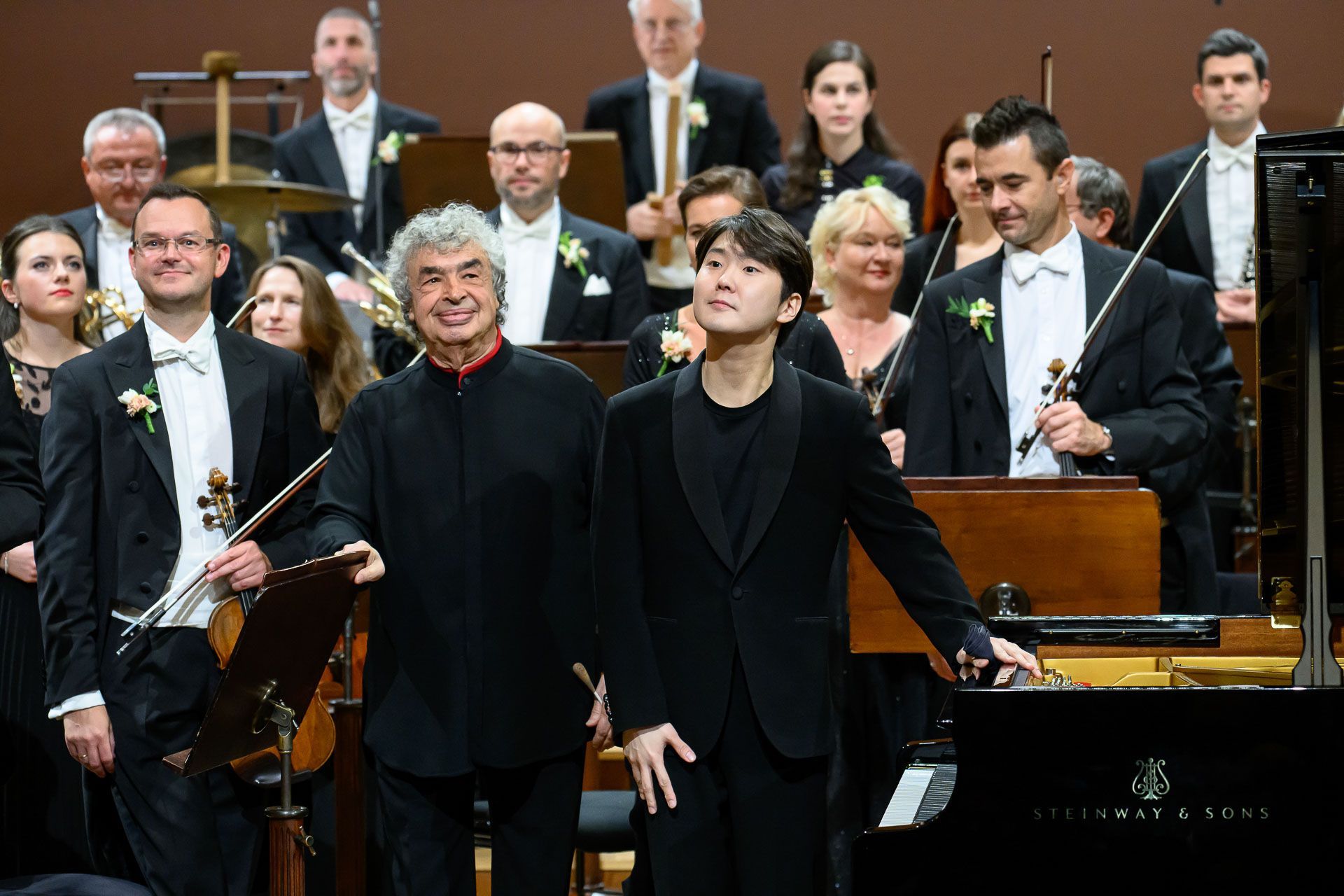 Semyon Bychkov, Seong-Jin Cho and the Czech Philharmonic © Petra Hajská