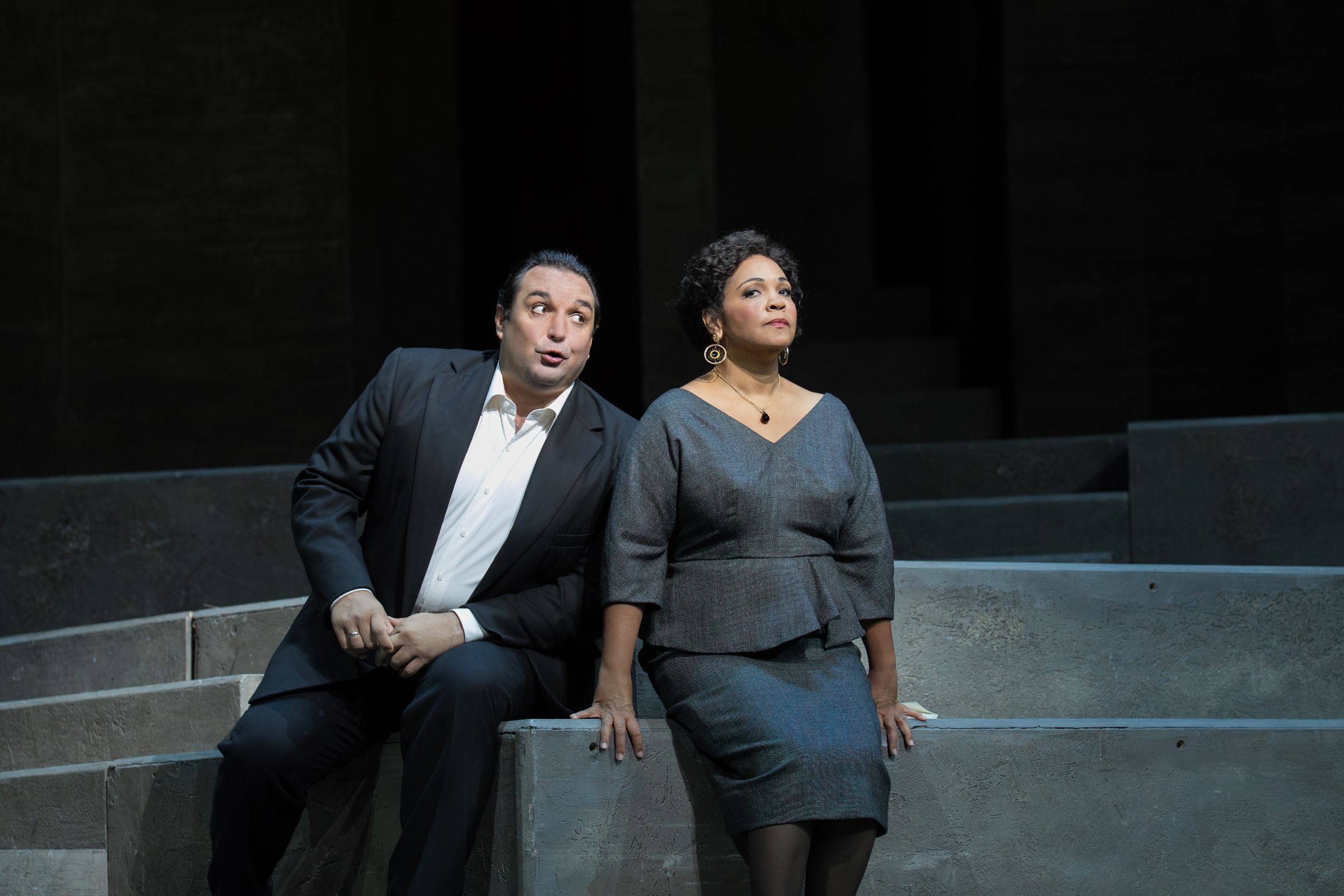 Adam Plachetka (Leporello) and Janai Brugger (Donna Elvira) &copy; Ken Howard | Met Opera