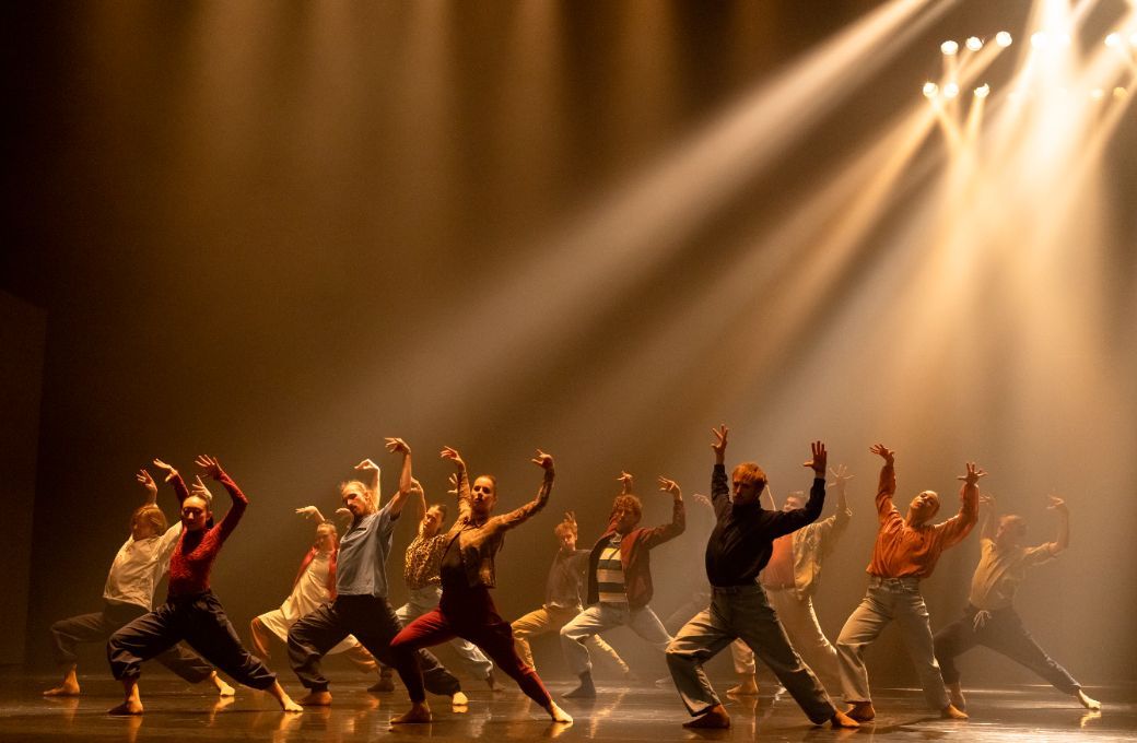 Opera Ballet Vlaanderen in Hofesh Shechter's <i>Grand Finale</i> &copy; Koen Broos, OBV