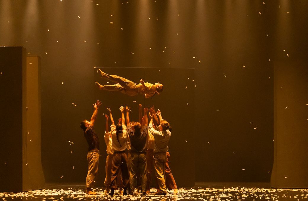 Opera Ballet Vlaanderen in Hofesh Shechter's <i>Grand Finale</i> &copy; Koen Broos, OBV