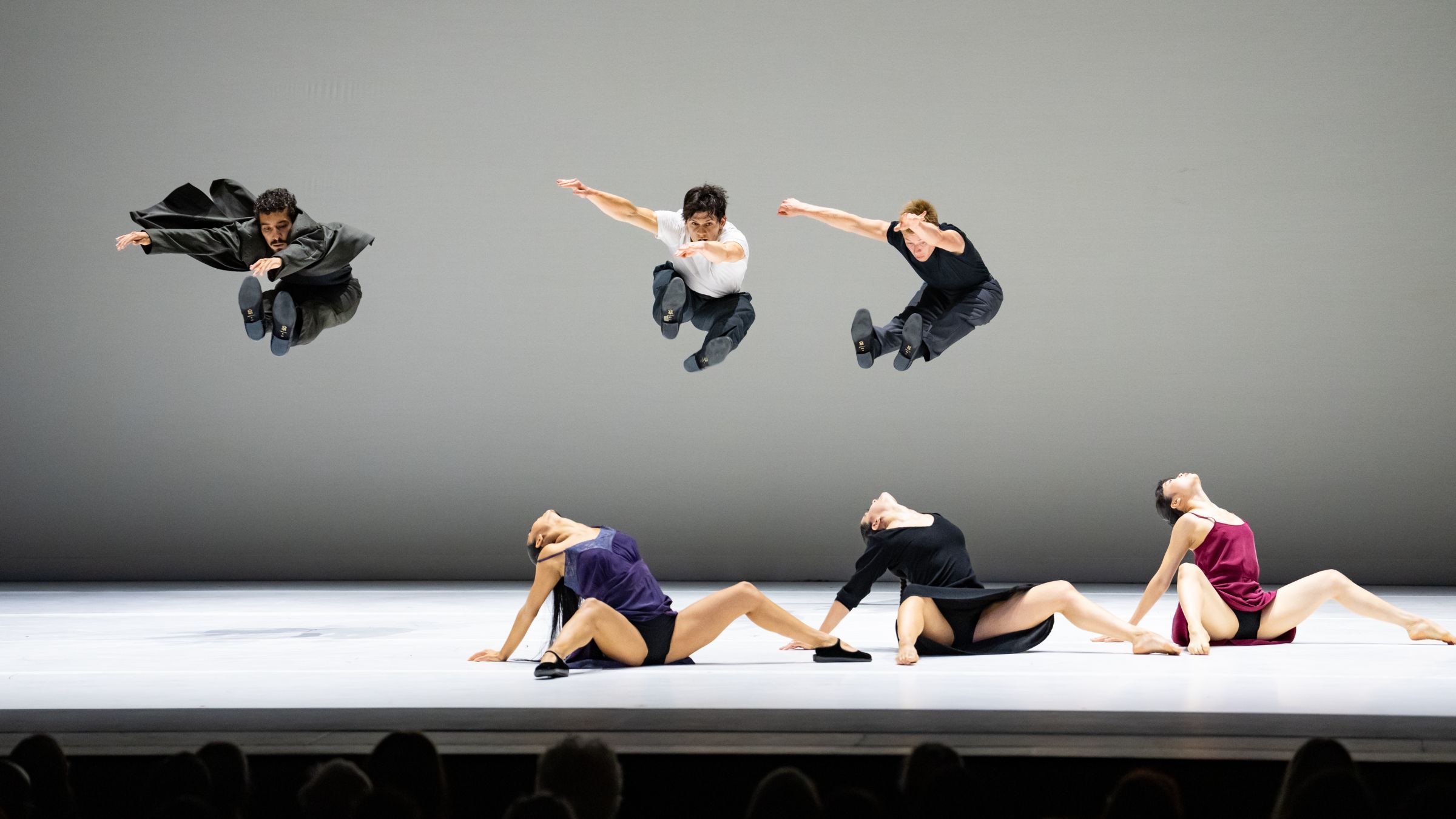 Ballet BC in <i>Obsidian</i> by Bobbi Jene Smith and Or Schraiber &copy; Steven Pisano