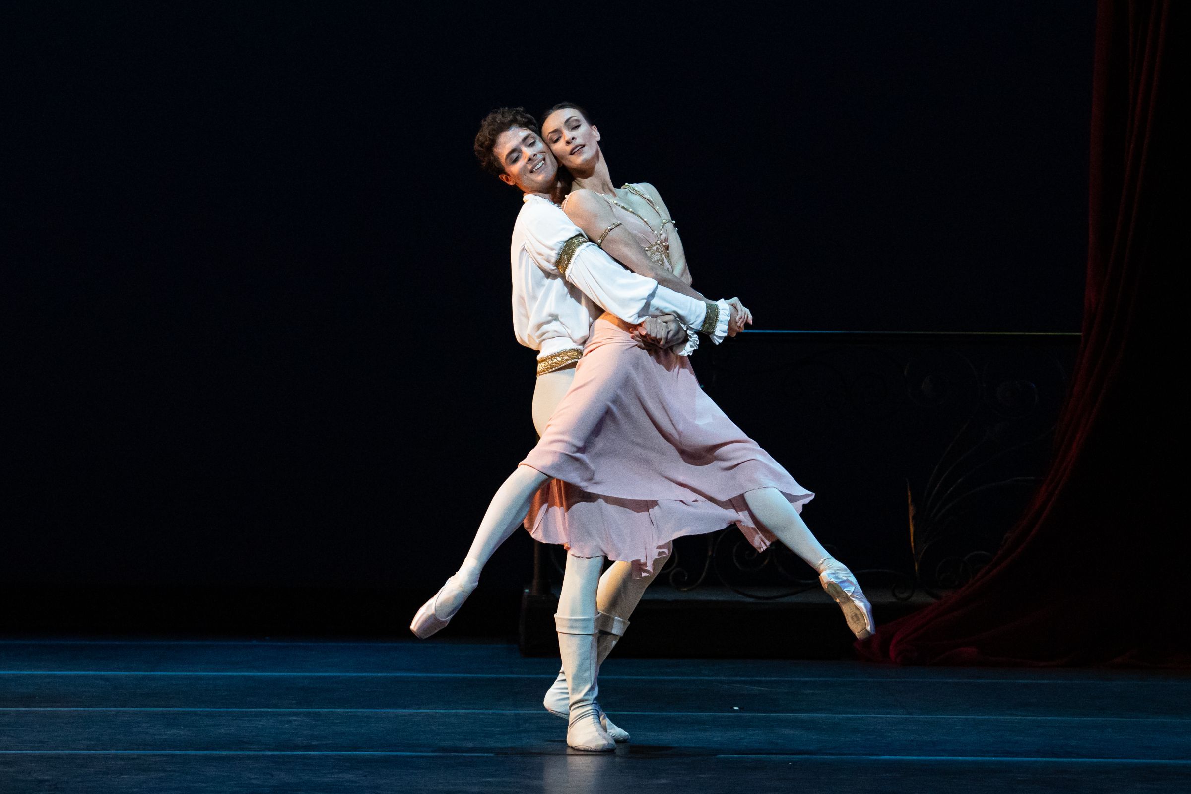 Jacopo Tissi and Olga Smirnova in Rudi van Dantzig's <i>Romeo and Juliet</i> &copy; Steven Pisano