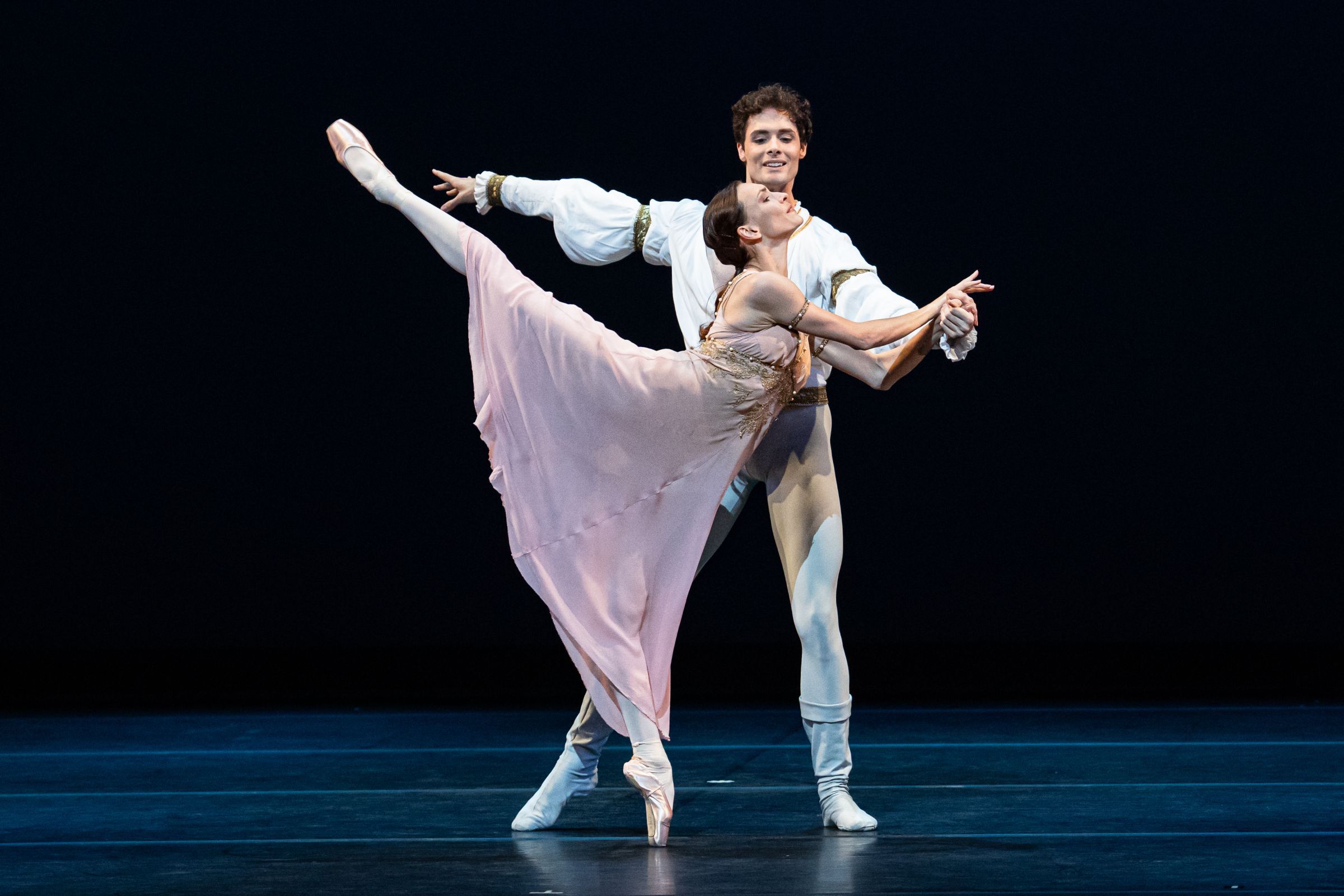 Olga Smirnova and Jacopo Tissi in Rudi van Dantzig's <i>Romeo and Juliet</i> &copy; Steven Pisano
