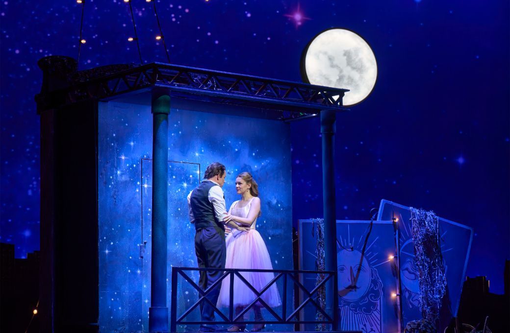 Stephen Costello (Roméo) and Kseniia Proshina (Juliette) &copy; Michael Cooper