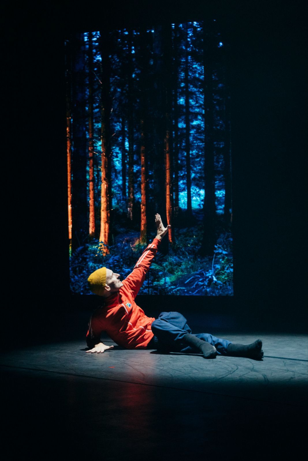 Marc Brew in <i>an Accident/a Life</i> by Brew and Sidi Larbi Cherkaoui &copy; Filip Van Roe