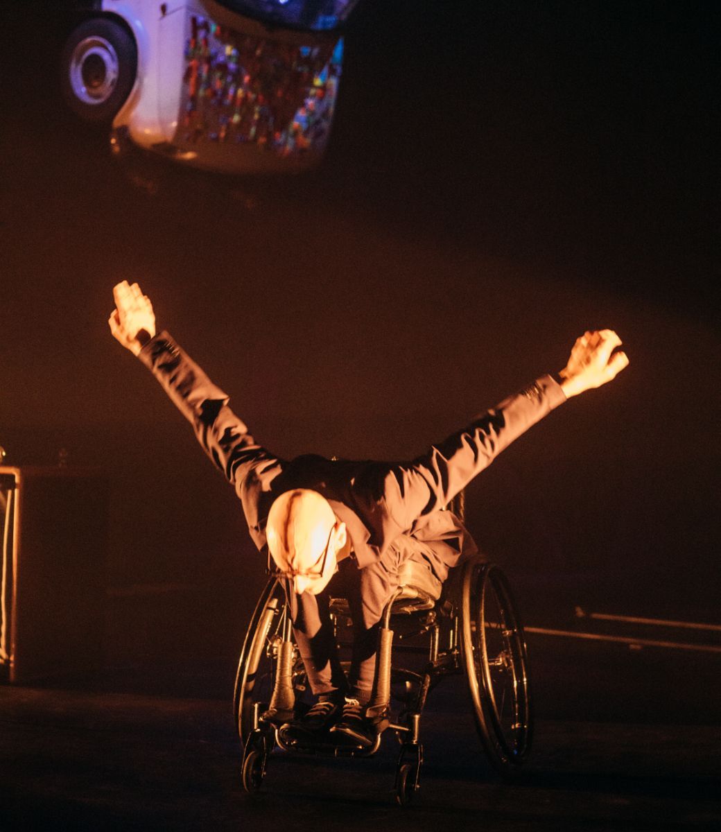 Marc Brew in <i>an Accident/a Life</i> by Brew and Sidi Larbi Cherkaoui &copy; Filip Van Roe