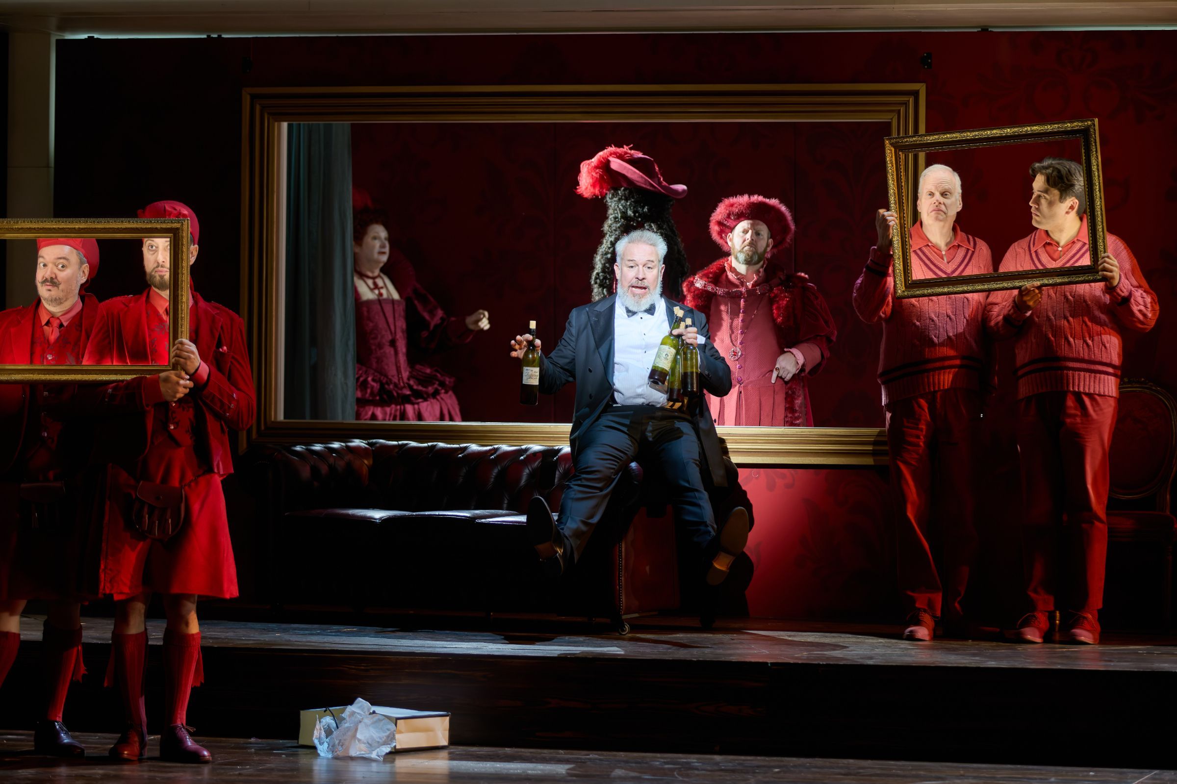 Simon Bailey (Don Magnifico) and the ENO Chorus &copy; Mark Douet