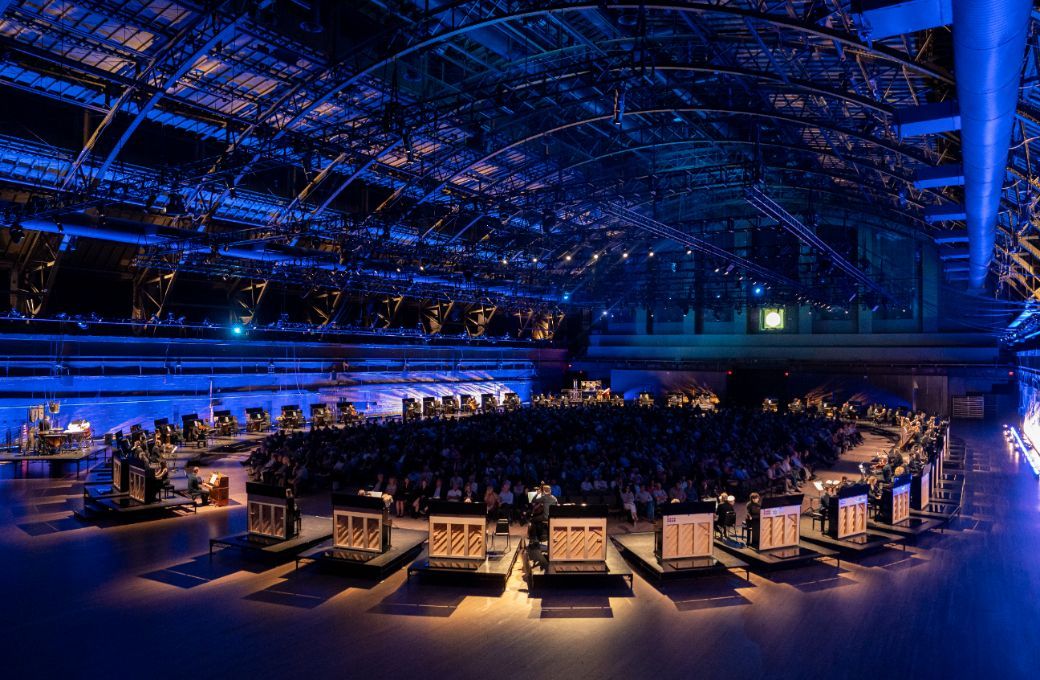 <i>11,000</i> Strings at Park Avenue Armory © Stephanie Berger