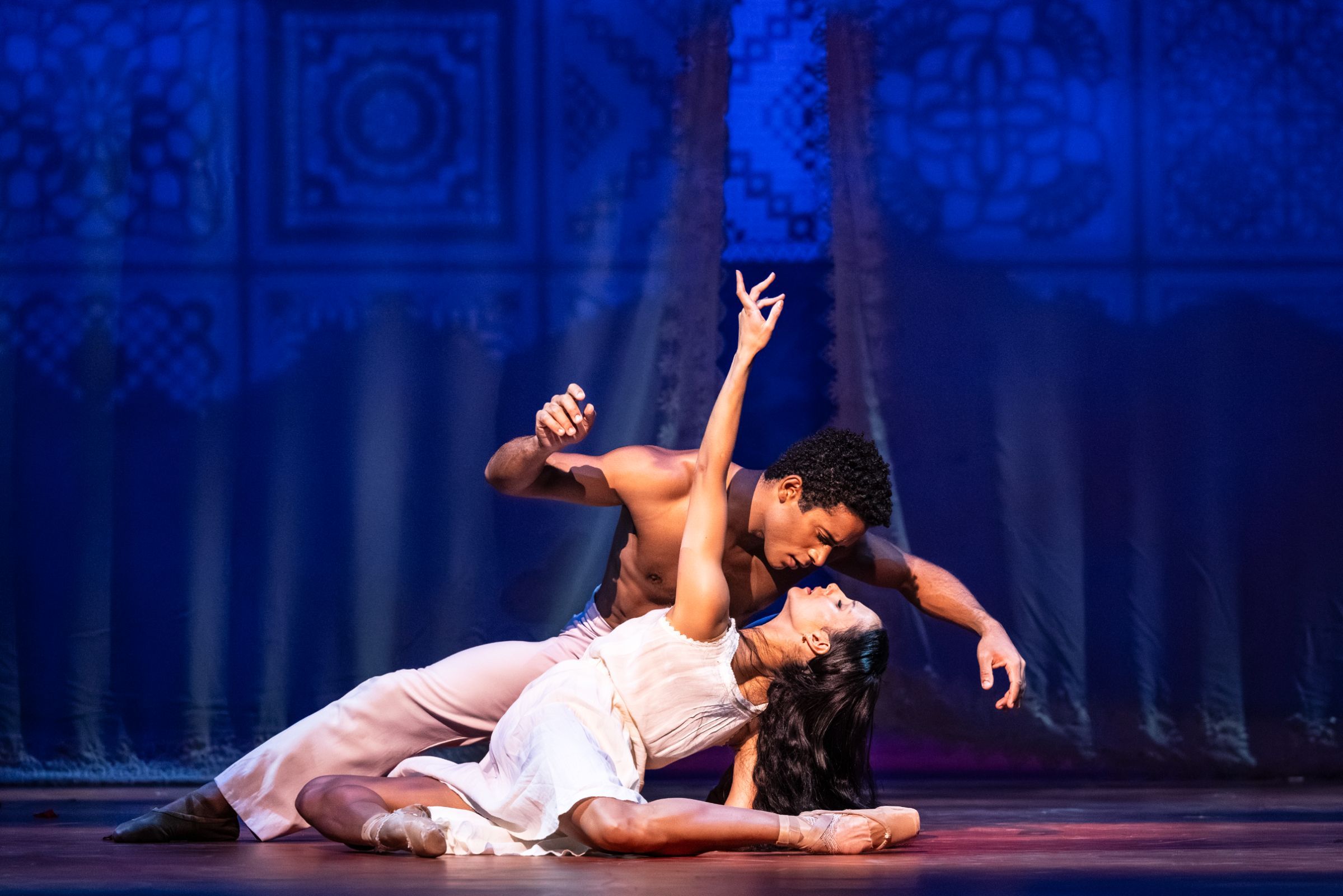 Marcelino Sambé as Pedro and Francesca Hayward as Tita in Wheeldon's <i>Like Water for Chocolate</i> &copy; Foteini Christofilopoulou