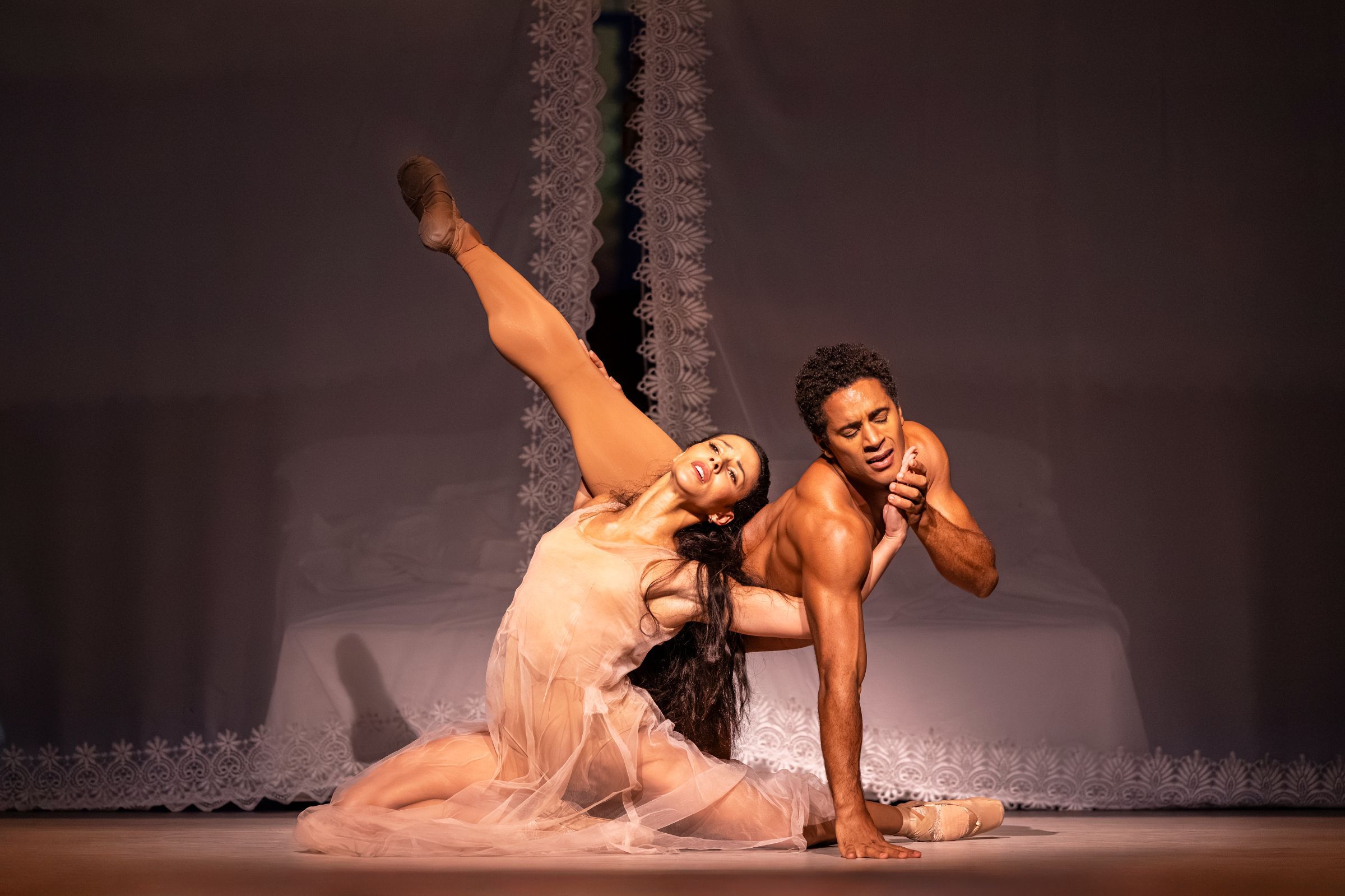 Francesca Hayward as Tita and Marcelino Sambé as Pedro in Wheeldon's <i>Like Water for Chocolate</i> &copy; Foteini Christofilopoulou