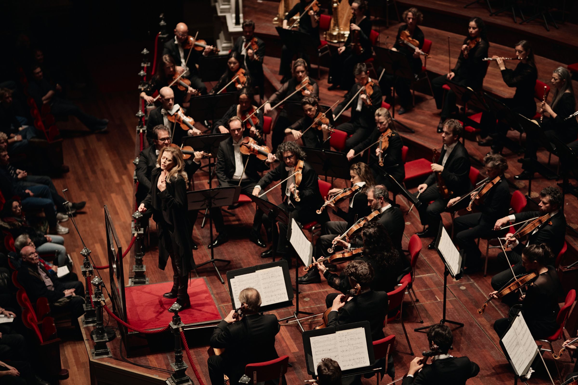 Barbara Hannigan sings with – and conducts – the Royal Concertgebouw Orchestra &copy; Milagro Elstak