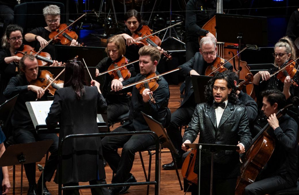 Valentina Peleggi, Filipe Manu and the New Zealand Symphony Orchestra © Phoebe Tuxford | NZSO