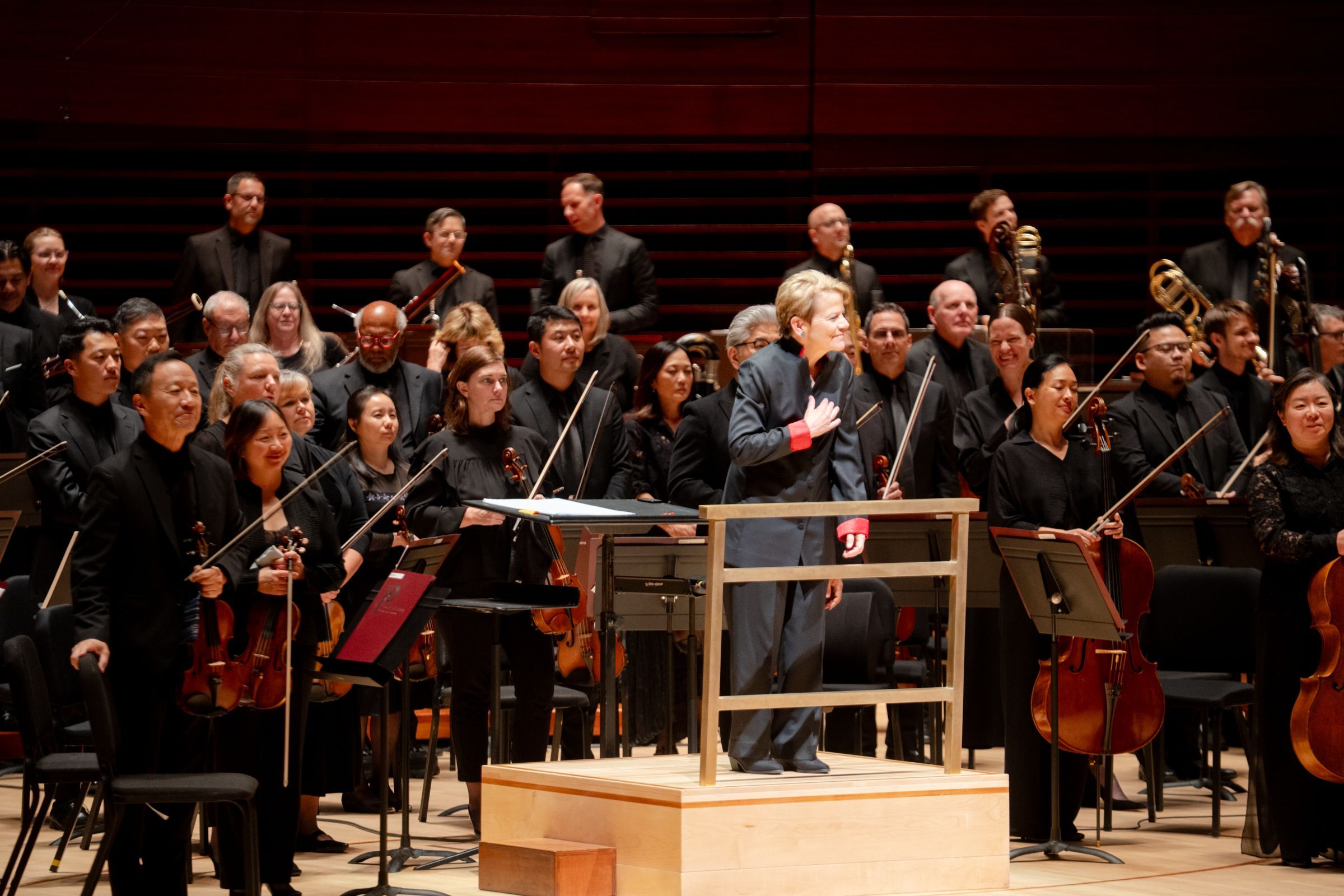 Marin Alsop and the Philadelphia Orchestra © Margo Reed
