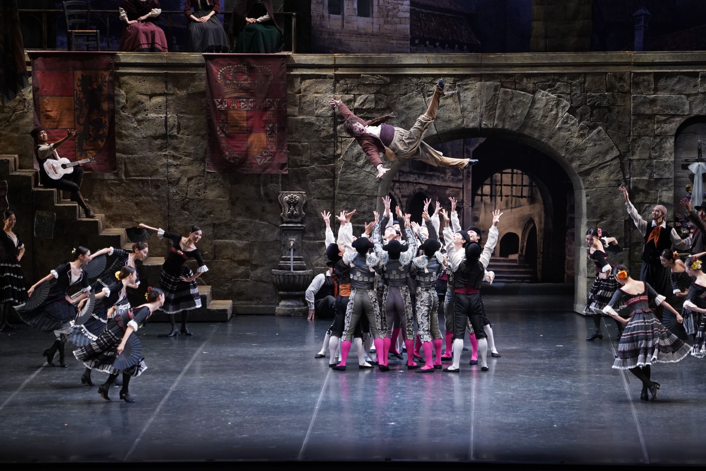 K-Ballet Tokyo in Tetsuya Kumakawa's <i>Don Quixote</i> © K-Ballet Tokyo