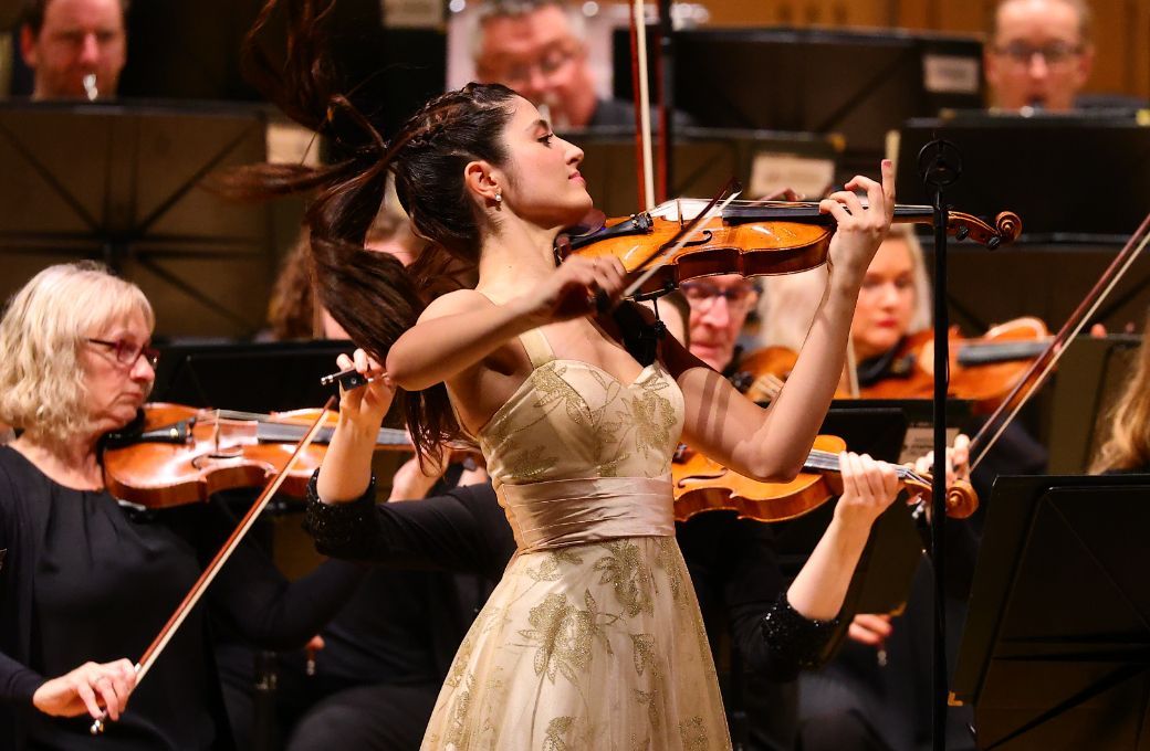 María Dueñas and the National Symphony Orchestra &copy; Joanne Taaffe