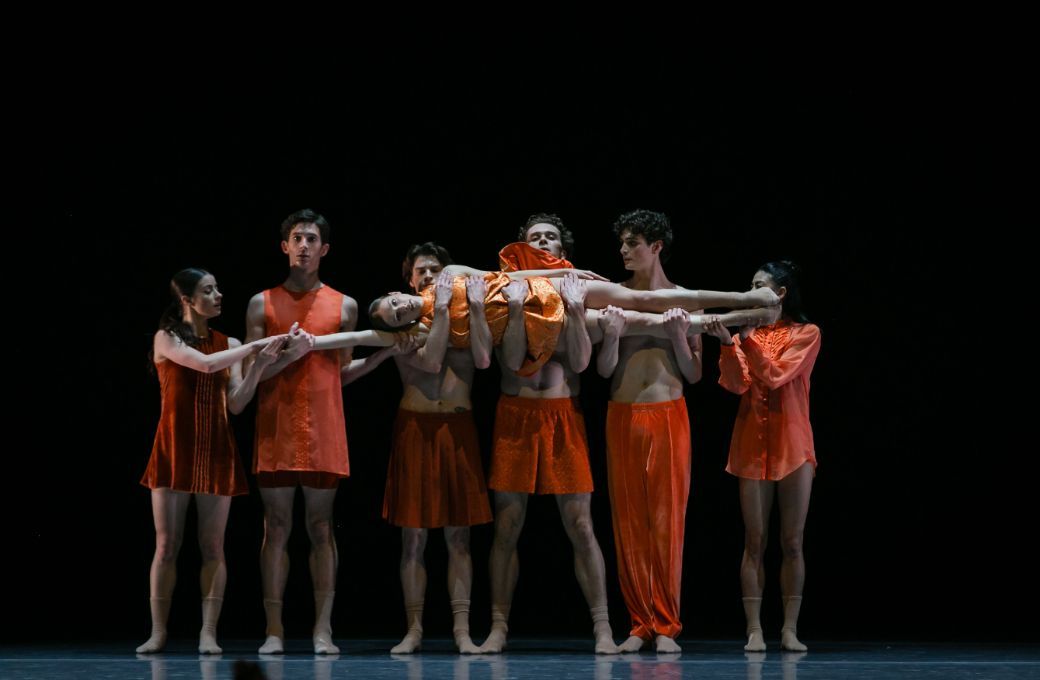 The Australian Ballet in Stephanie Lake's <i>Seven Days</i> © Kate Longley