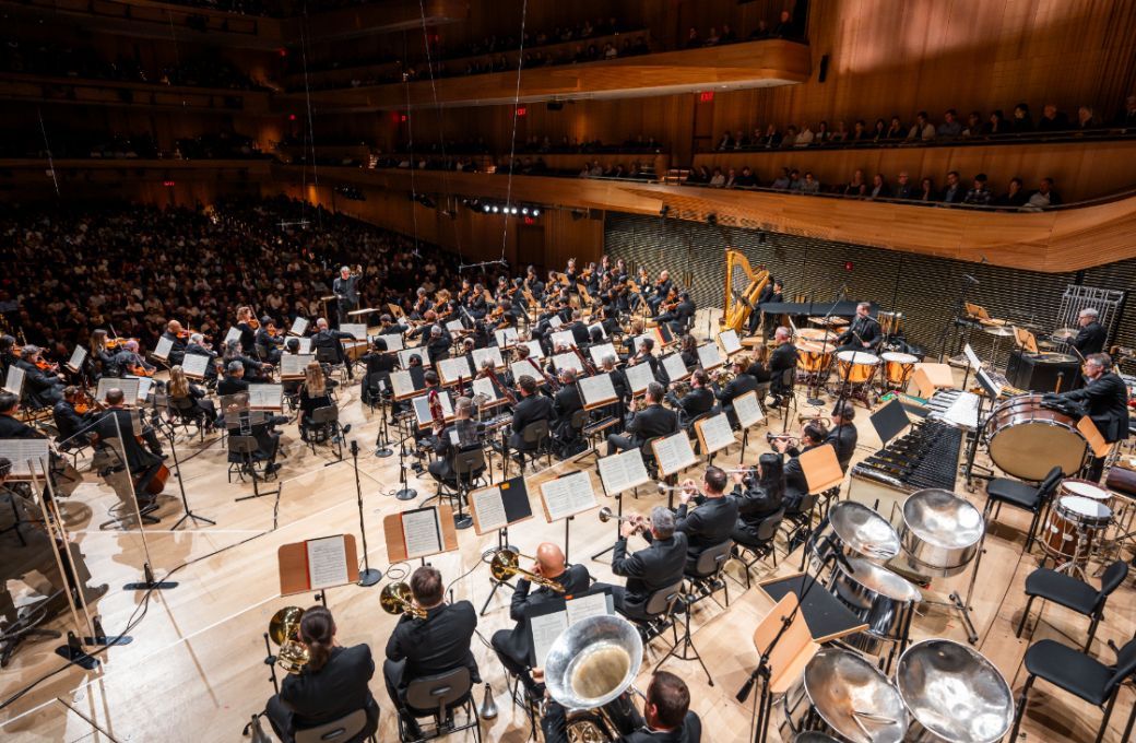 Esa-Pekka Salonen conducts the New York Philharmonic &copy; Chris Lee