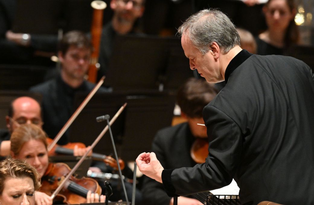 Sakari Oramo conducts the BBC Symphony Orchestra © BBC | Mark Allan (2024)