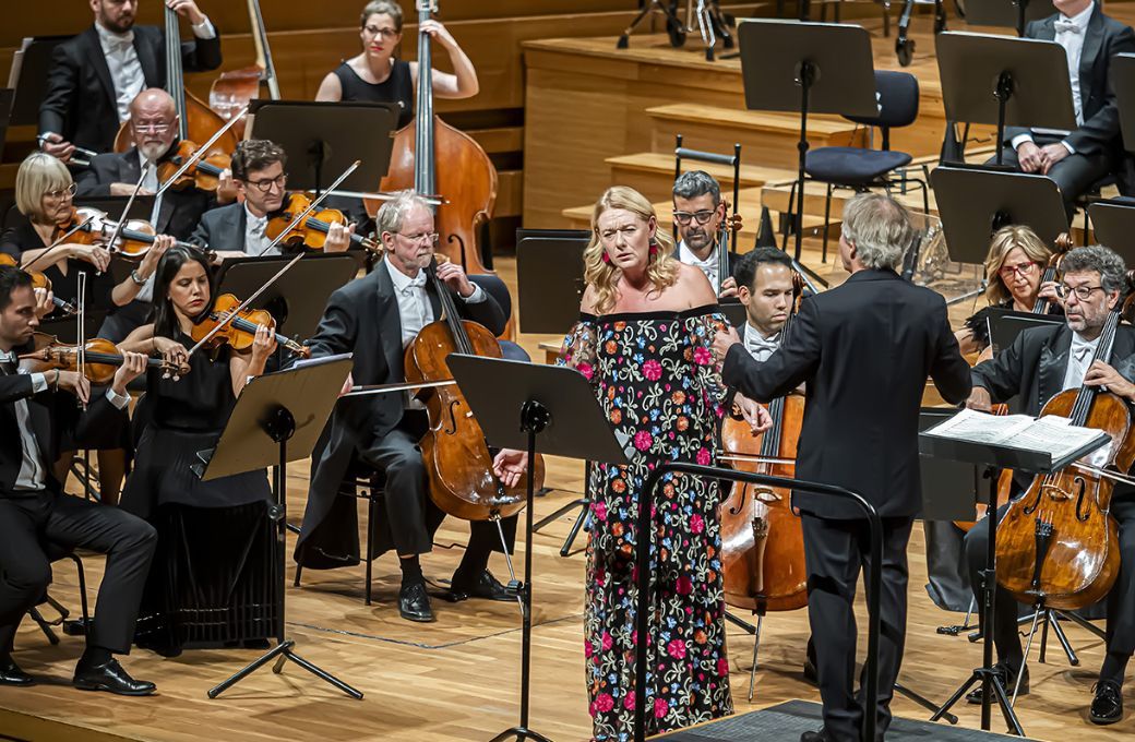 La mezzo Magdalena Kožen&aacute; &copy; Orquesta Sinf&oacute;nica de Castilla y Le&oacute;n