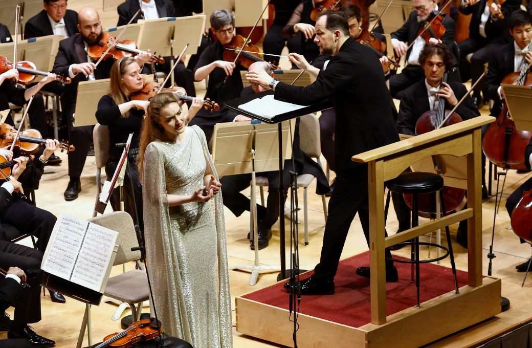 Nikola Hillebrand, Andris Nelsons and the Boston Symphony Orchestra © Winslow Townson, courtesy of the BSO