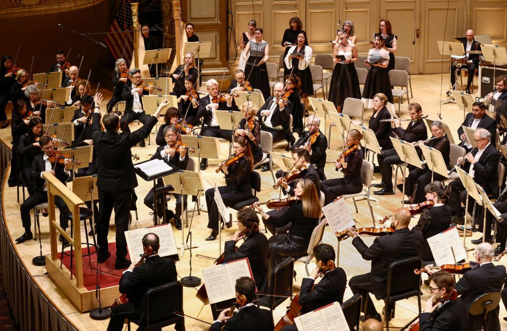 Andris Nelsons conducts the Lorelei Ensemble and Boston Symphony Orchestra &copy; Winslow Townson, courtesy of the BSO
