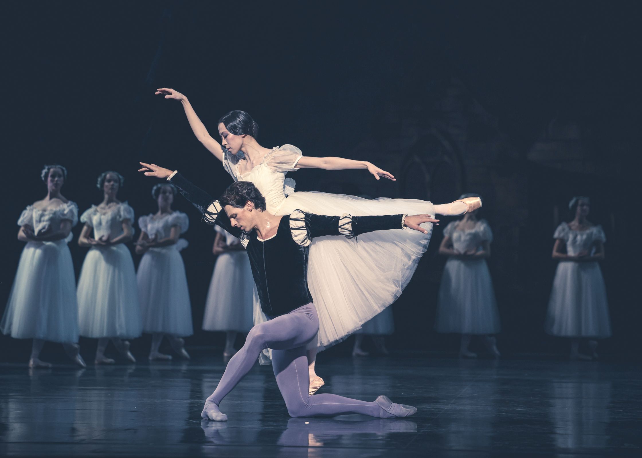 Sae Eun Park (Giselle) et Germain Louvet (Albrecht) &copy; Maria-Helena Buckley / Opéra national de Paris