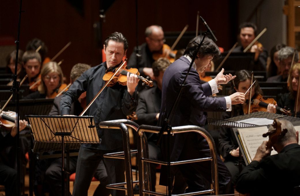 Eugene Tzikindelean performs with CBSO © Andrew Fox
