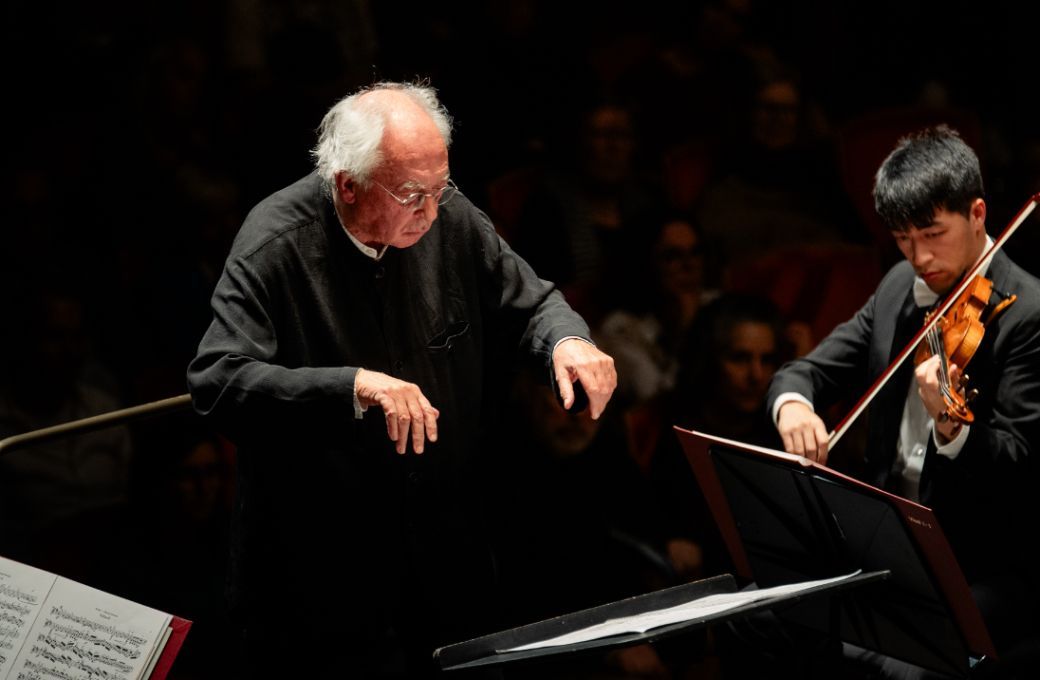 Philippe Herreweghe conducts the Antwerp Symphony Orchestra © Vincent Callot