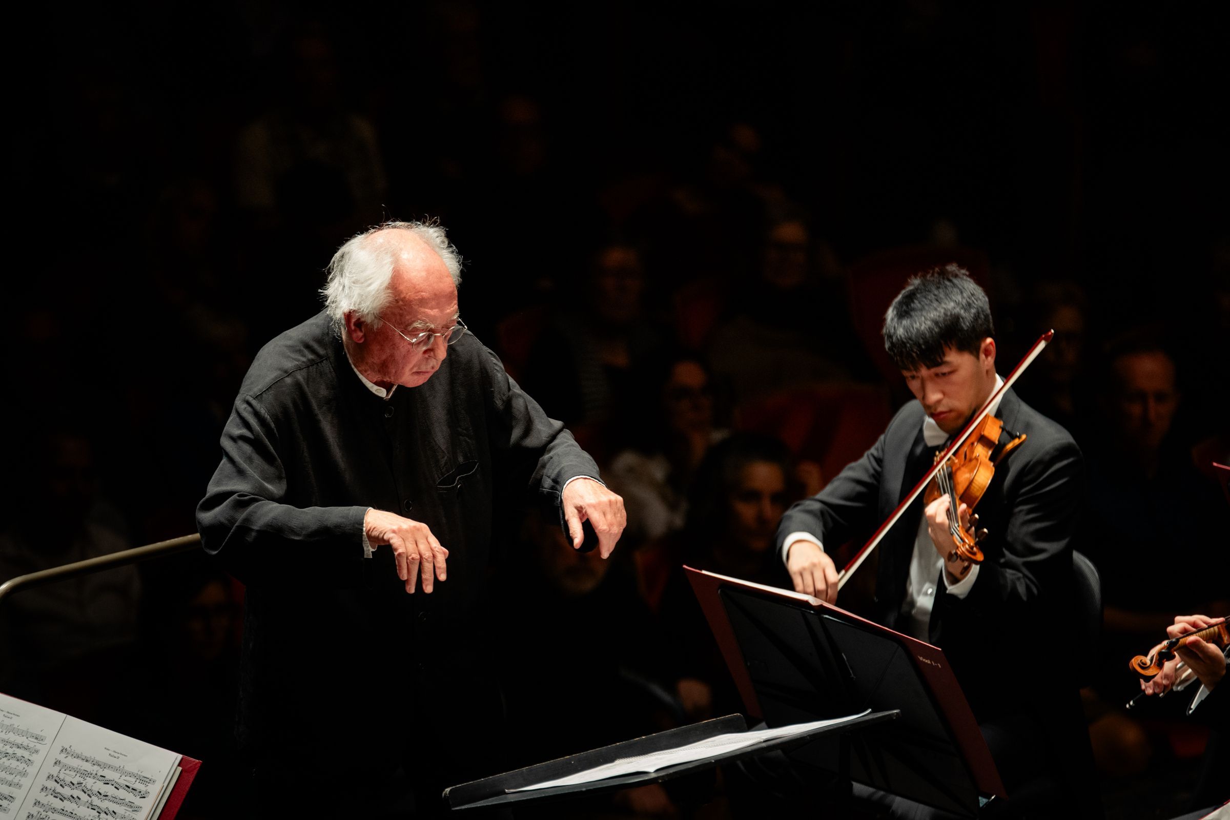 Philippe Herreweghe conducts the Antwerp Symphony Orchestra © Vincent Callot